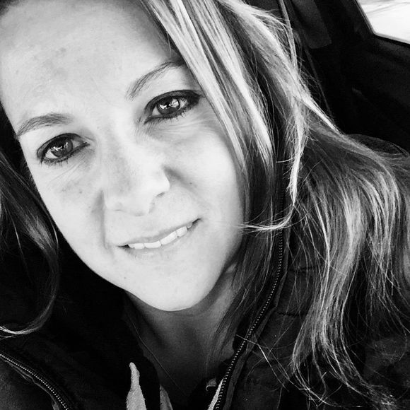 Meet your Posher, Lisa - Picture 1 of 1